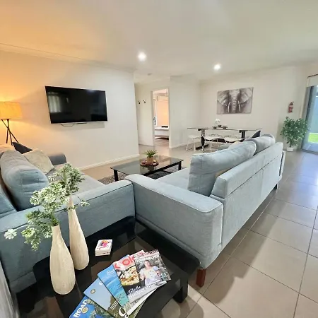 Bundys Best! Modern Luxury In The Heart Of Town Bundaberg Exterior photo